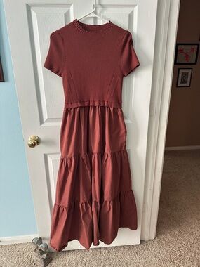 Short-Sleeve Tiered Maxi Dress in Rust